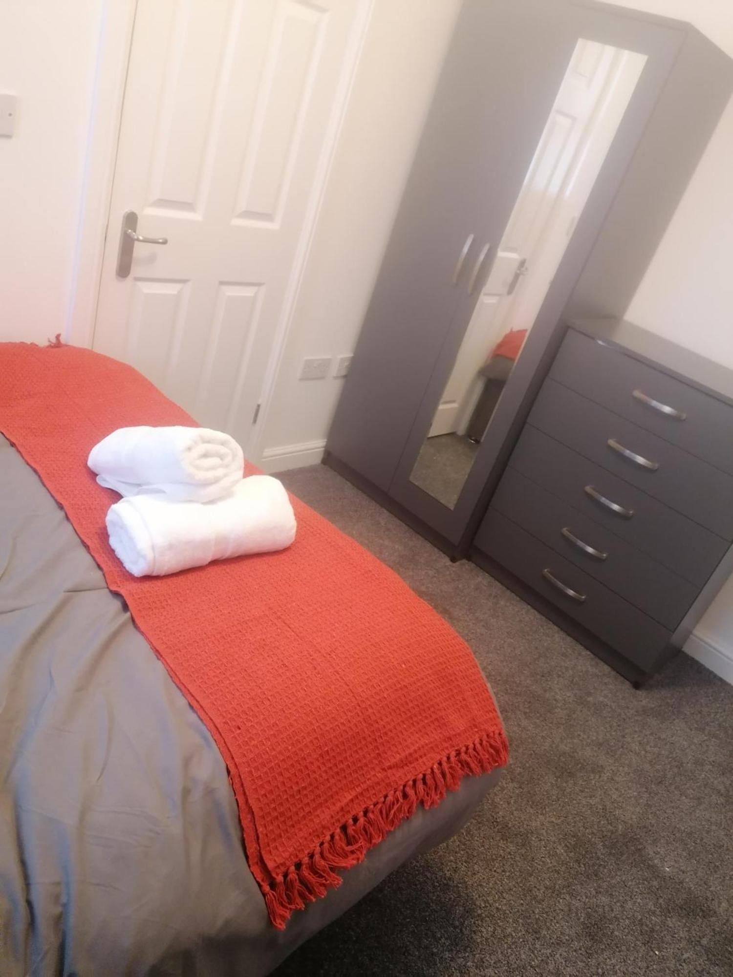 Rossy Home Of Relaxations Stoke-on-Trent Esterno foto