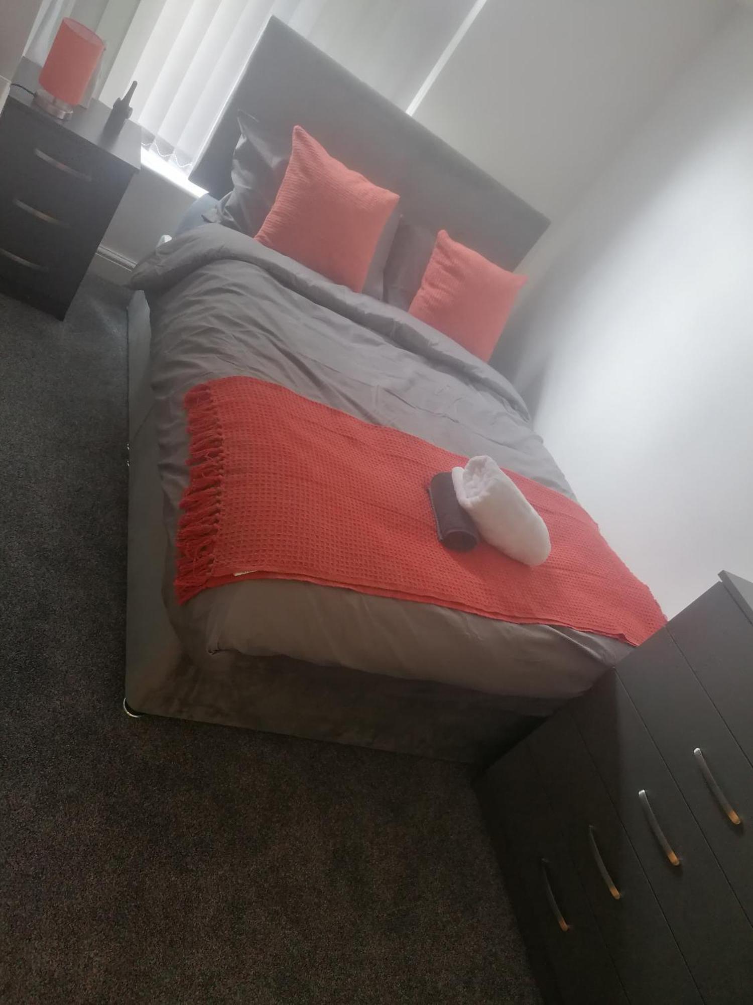Rossy Home Of Relaxations Stoke-on-Trent Esterno foto