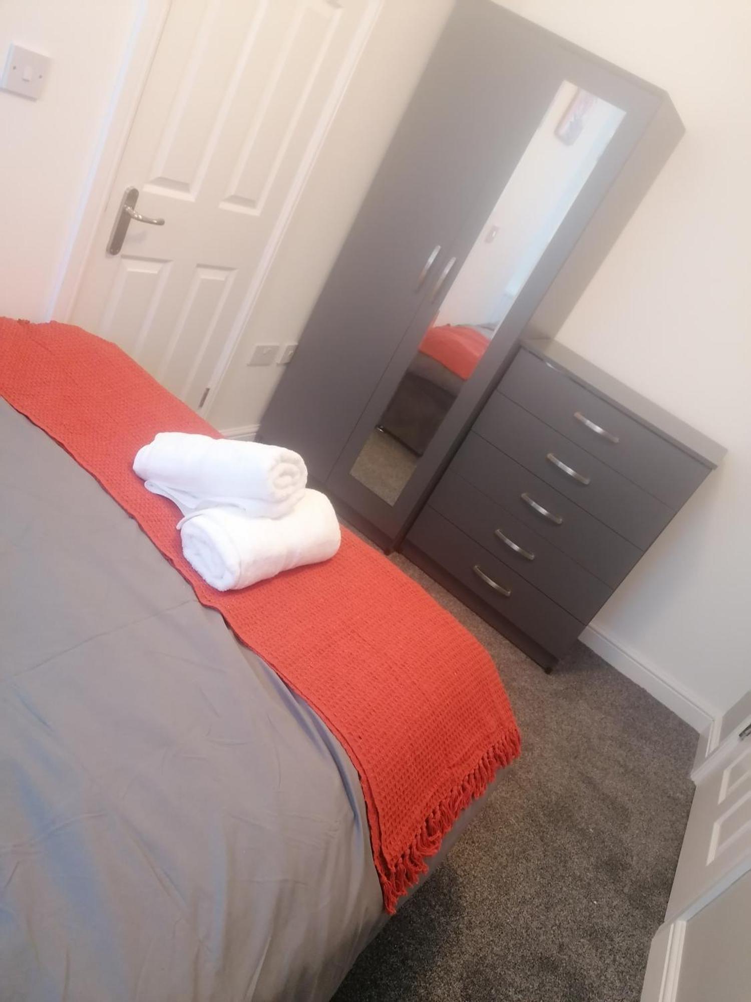 Rossy Home Of Relaxations Stoke-on-Trent Esterno foto