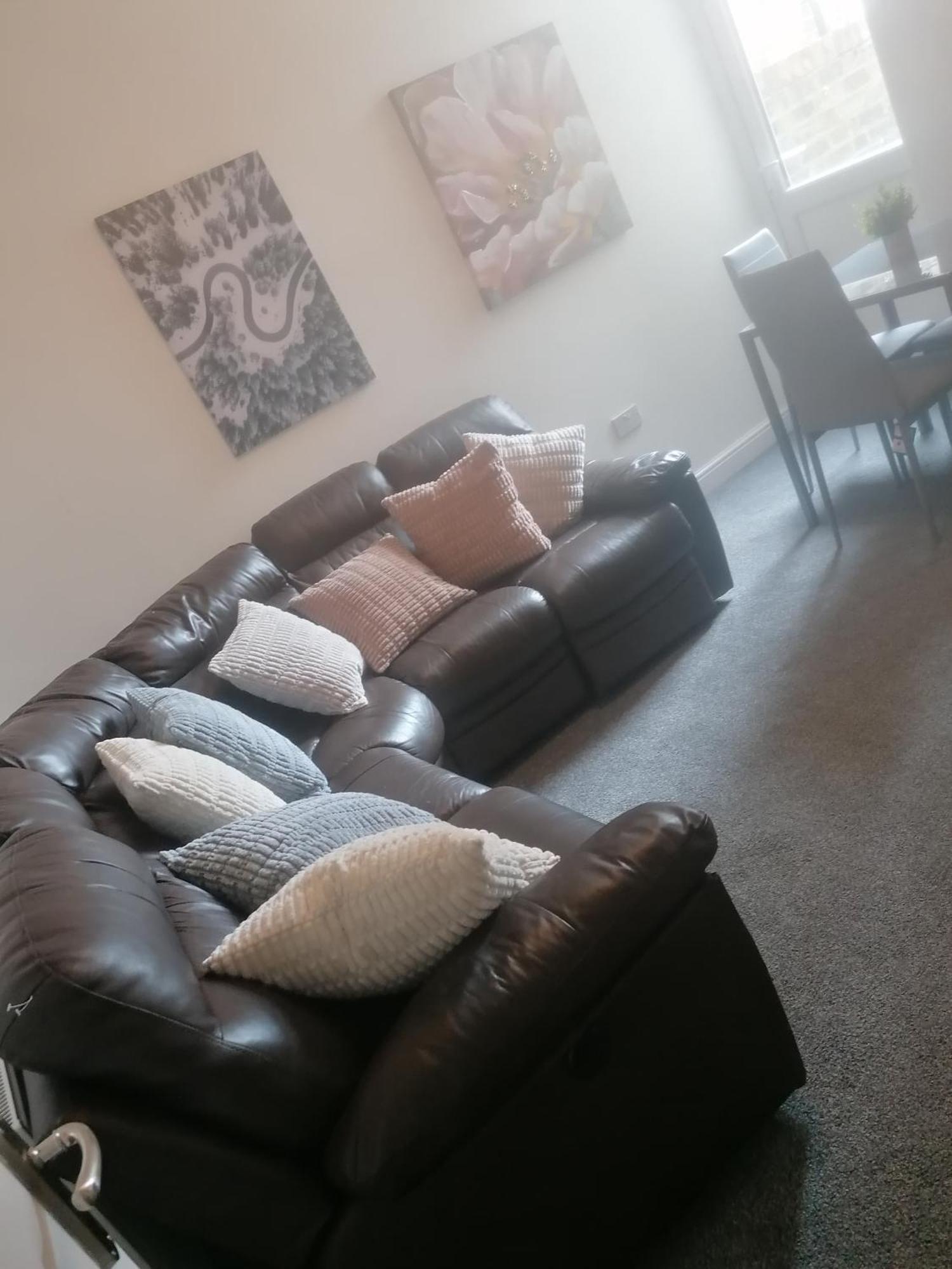 Rossy Home Of Relaxations Stoke-on-Trent Esterno foto
