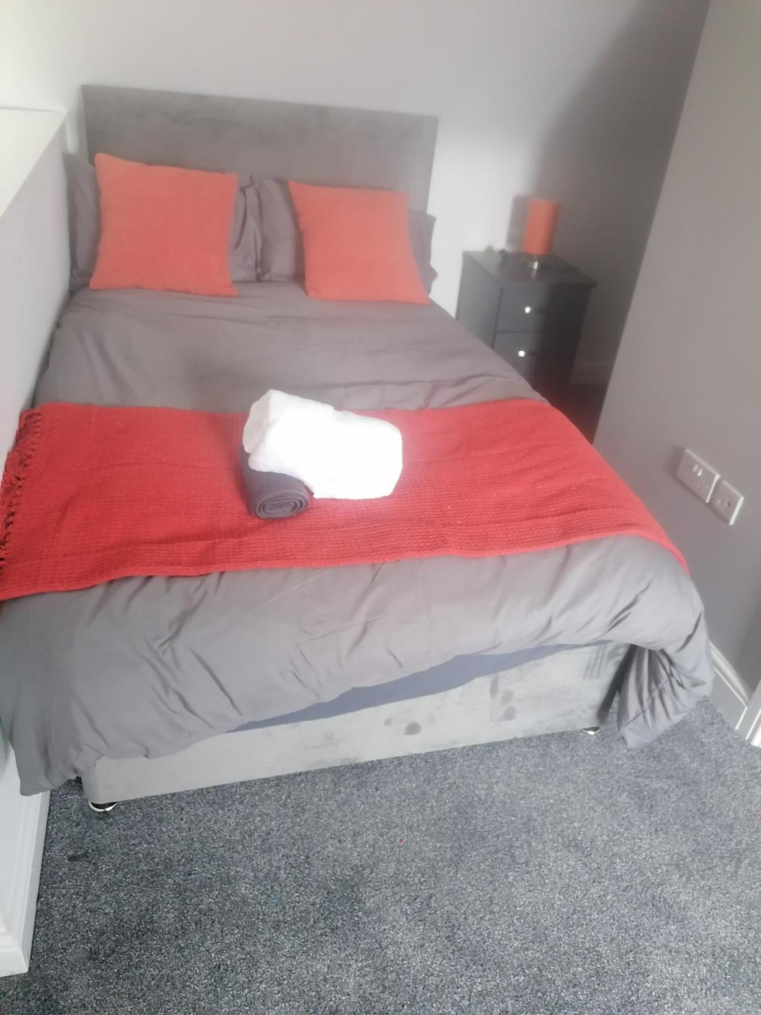 Rossy Home Of Relaxations Stoke-on-Trent Esterno foto